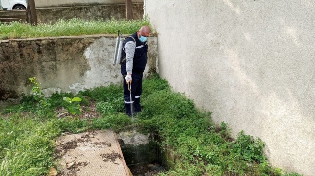 Süloğlu’nda bayram öncesi mezarlık bakımı