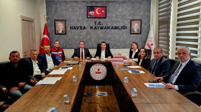 Hayvan Aşılama ve Küpeleme Çalışmaları Sürüyor
