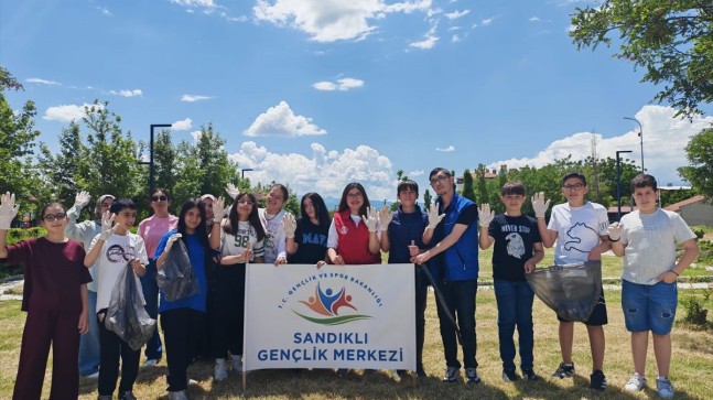 Sandıklı’da Yıl Sonu Sergisi ve Çevre Temizliği