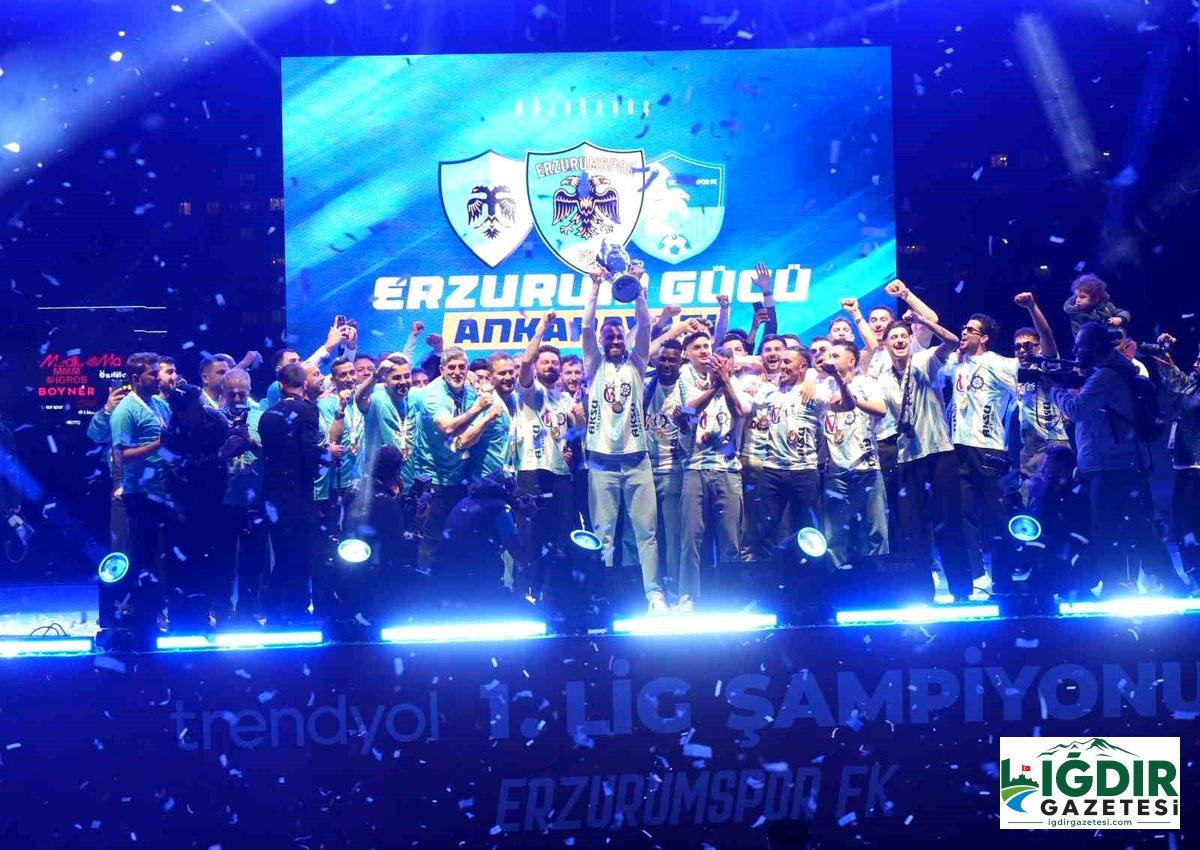Erzurumspor FK şampiyonluk kupasını aldı
