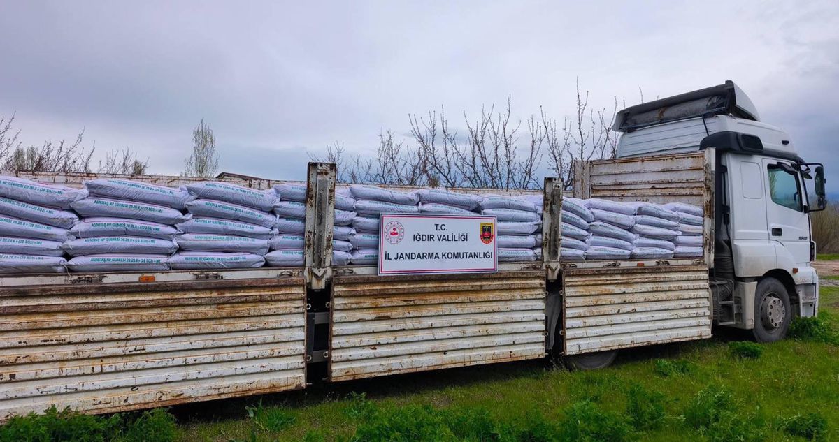 Iğdır’da Kaçak Gübre ve Sigara Operasyonları
