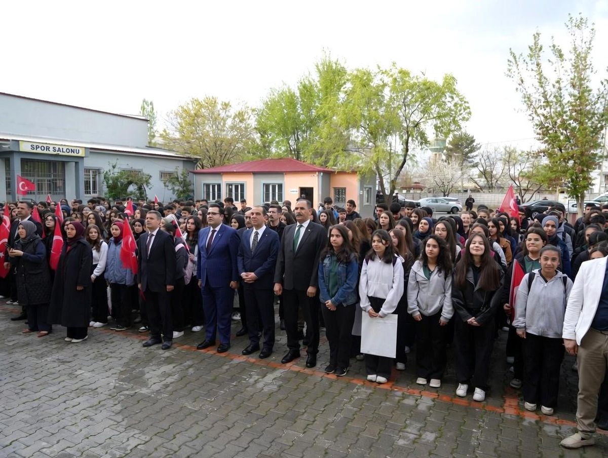 Iğdır’da İstiklal Marşı İle Yeni Hafta Başladı