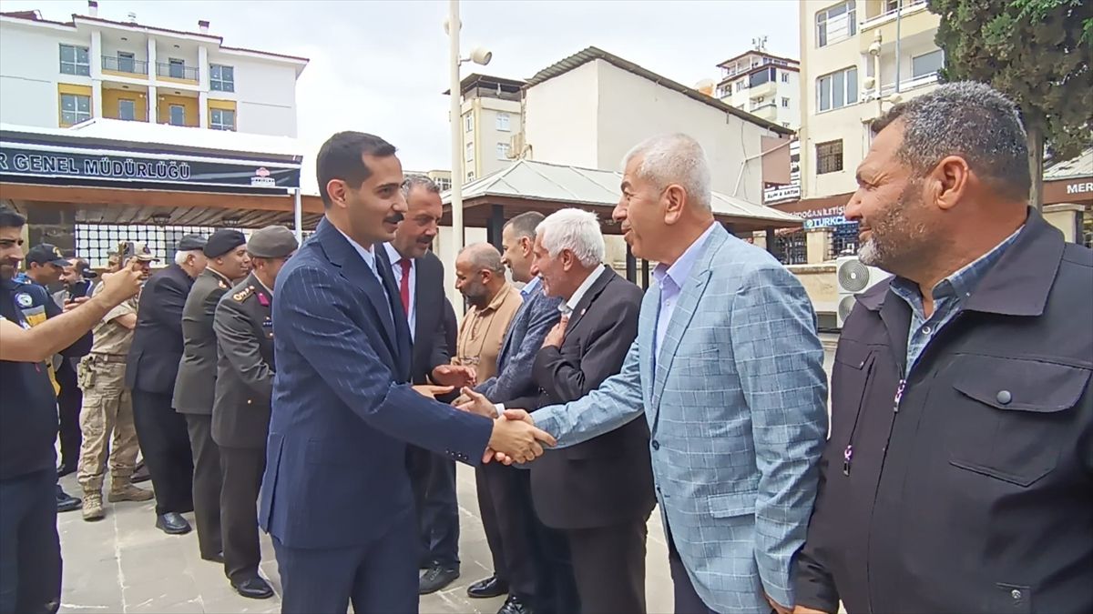 160 yıllık tarihi camide bayramlaşma