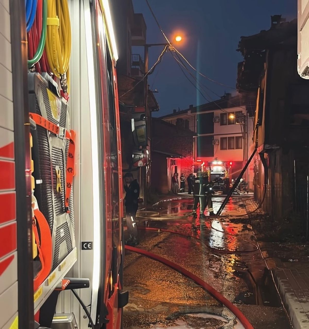 Bursa’da Metruk Evde Yangın