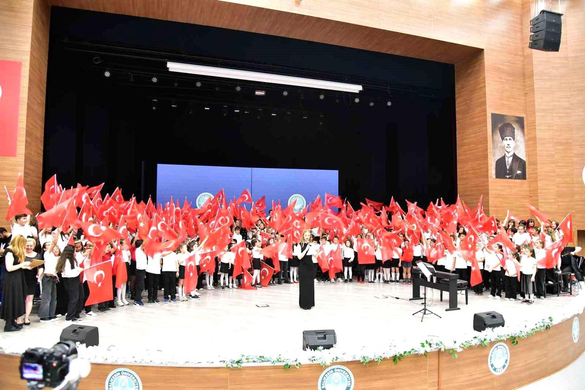 300 Çocuk Tek Sahne: Balıkesir’de Müzik Dolu Bir Konser