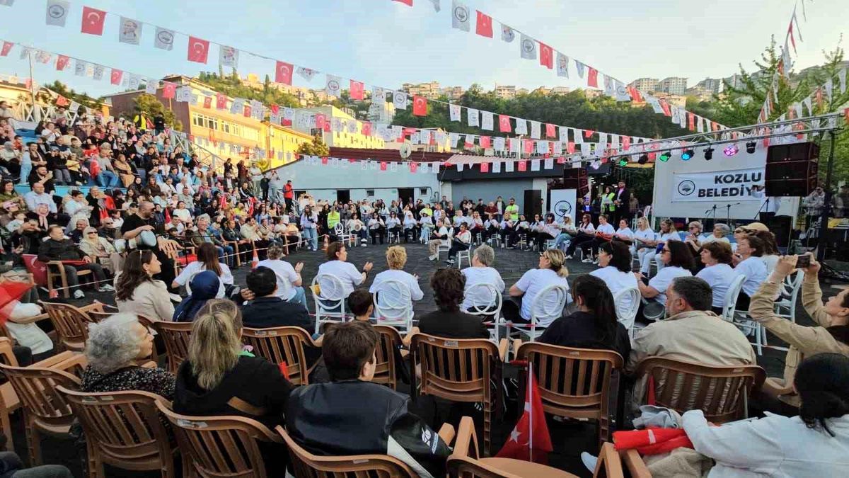 Kadınlar Ritim Grubuyla Stresi Atıyor