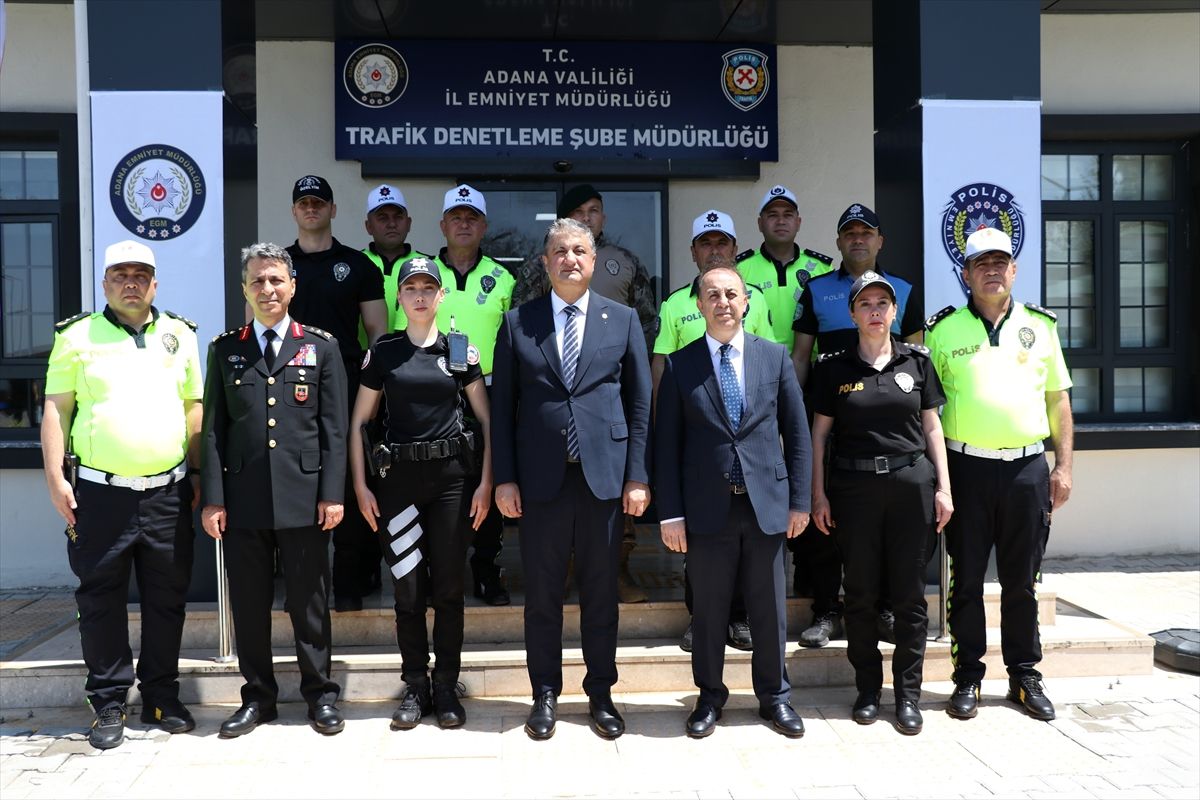 Adana Valisi Yavuz’dan emniyet personeline bayram ziyareti