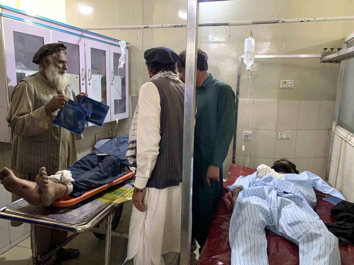 Afganistan’da Kamyon Devrildi: 22 Ölü