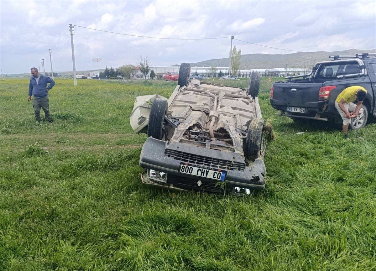 Bolvadin’de Şarampole Devrilen Araçta 1 Ölü, 4 Yaralı