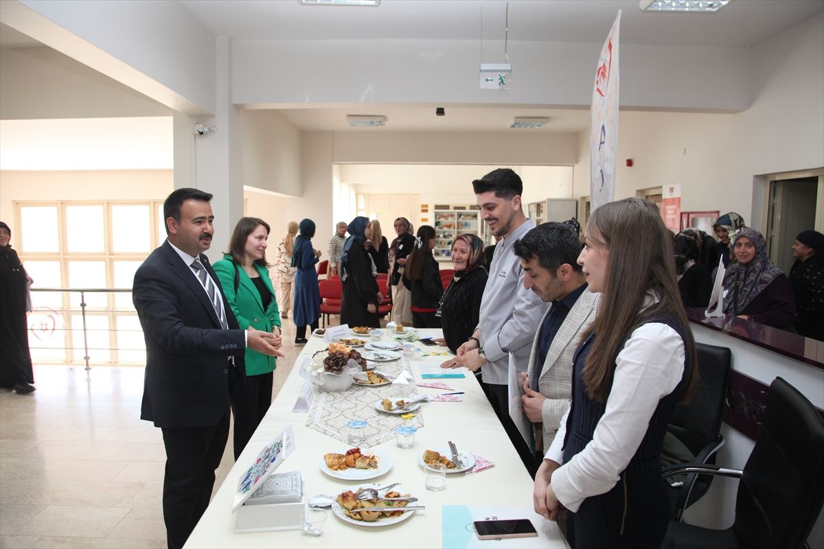 Ahlat’ta Anneler Günü Yemek Yarışması