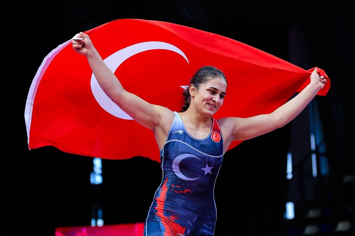Edirne’nin Şampiyon Kızı Tezcan’ı Aksal Tebrik Etti