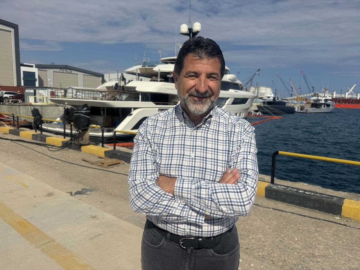 Antalya’da Lüks Yatlar Denize İndirildi