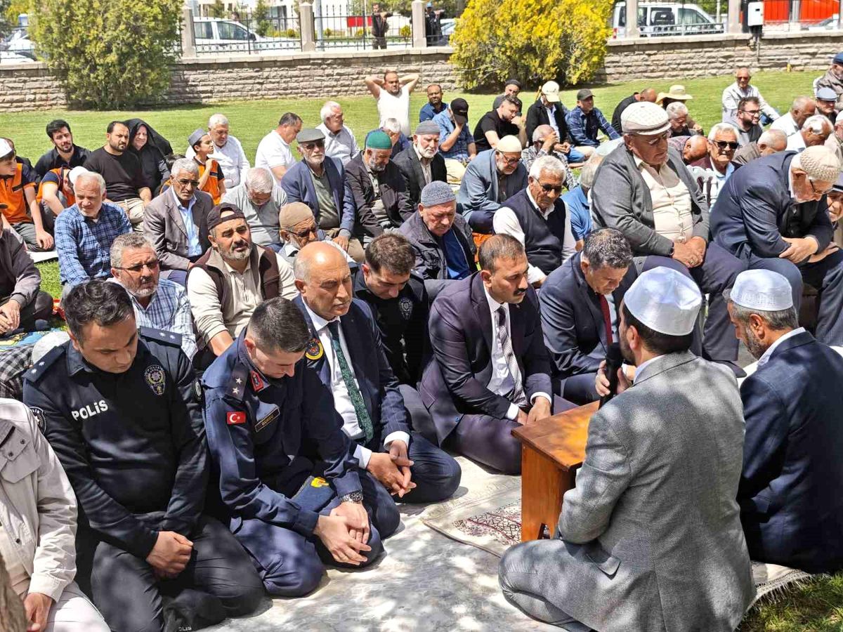 Sultanhanı’nda Şükür Duası