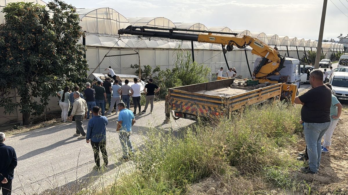 Alanya’da Okul Servisi Devrildi: 6 Öğrenci Yaralandı