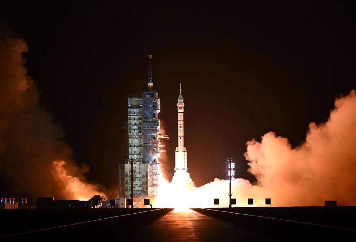 Çin Shenzhou-23 Uzay Aracını Fırlattı
