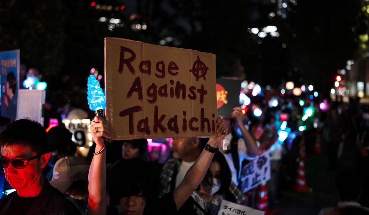 Tokyo’da Hükümet Protestosu