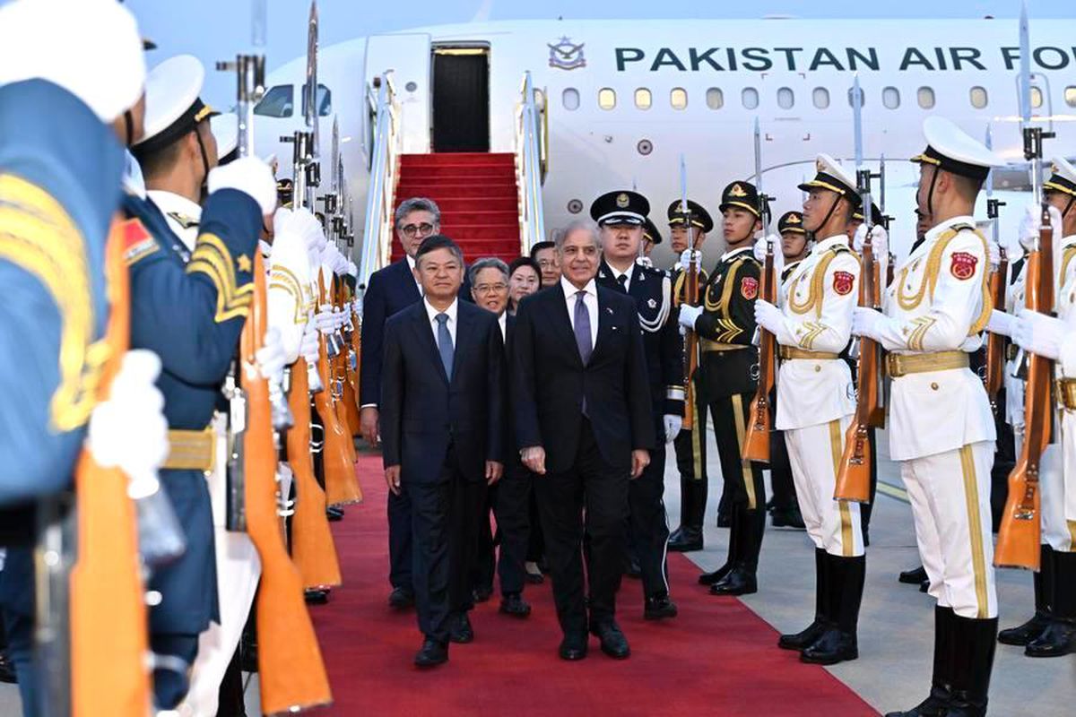 Pakistan Başbakanı Çin’de