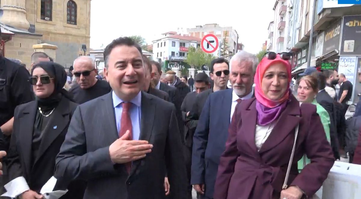 Ali Babacan Çorum’da Esnaf ve Vatandaşlarla Buluştu