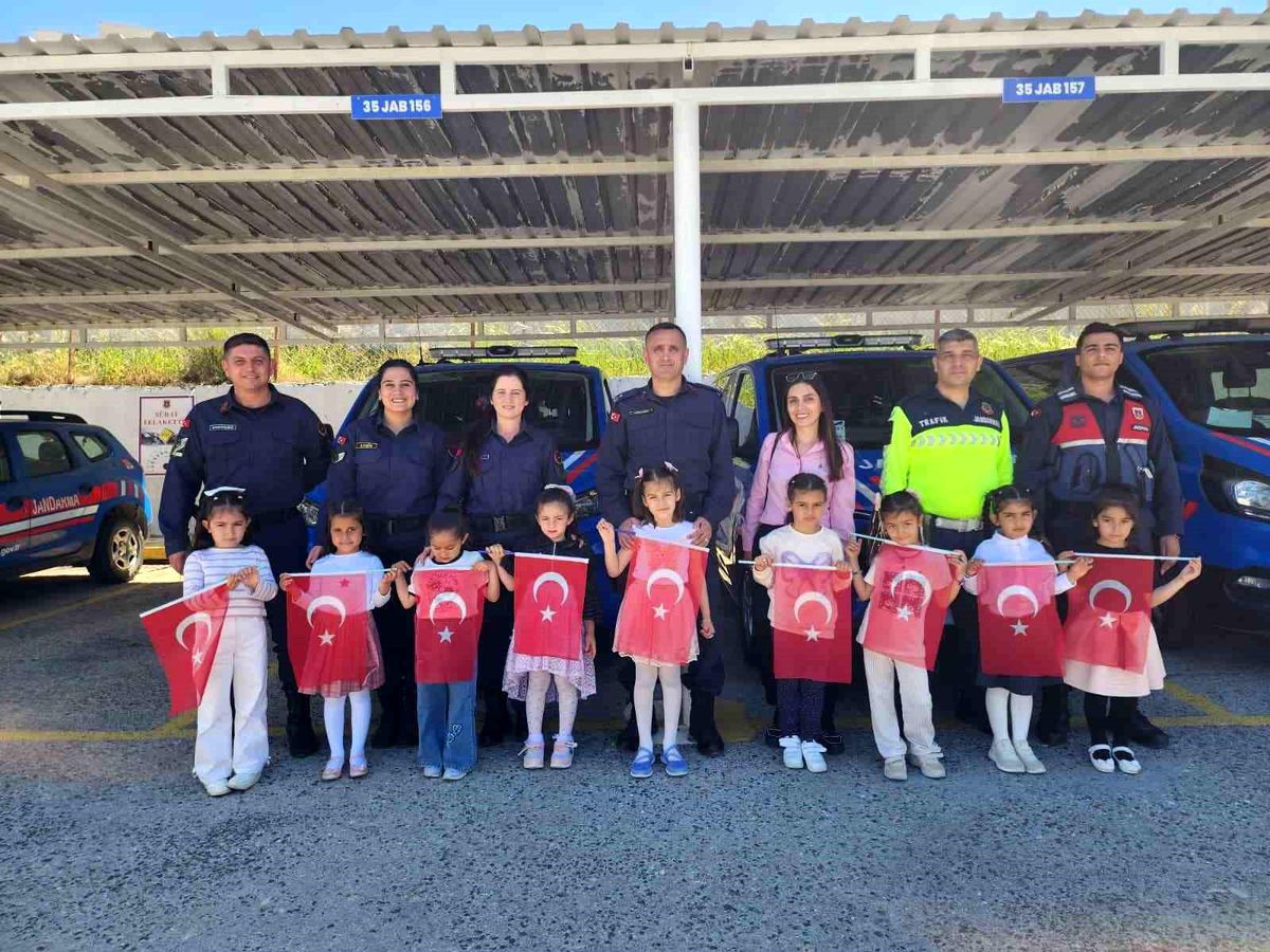 Aliağa’da, minik öğrenciler Jandarmayı yakından tanıdı