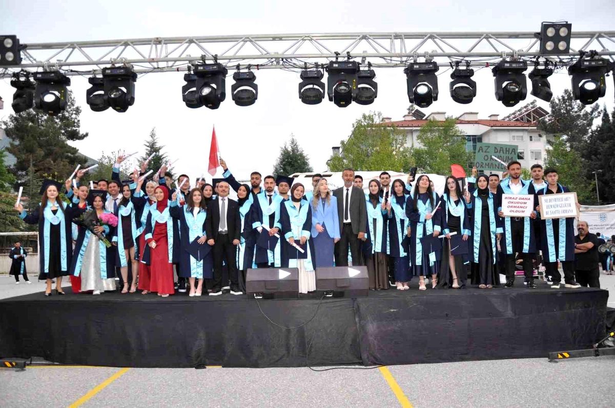 ALKÜ’de mezuniyet heyecanı başladı