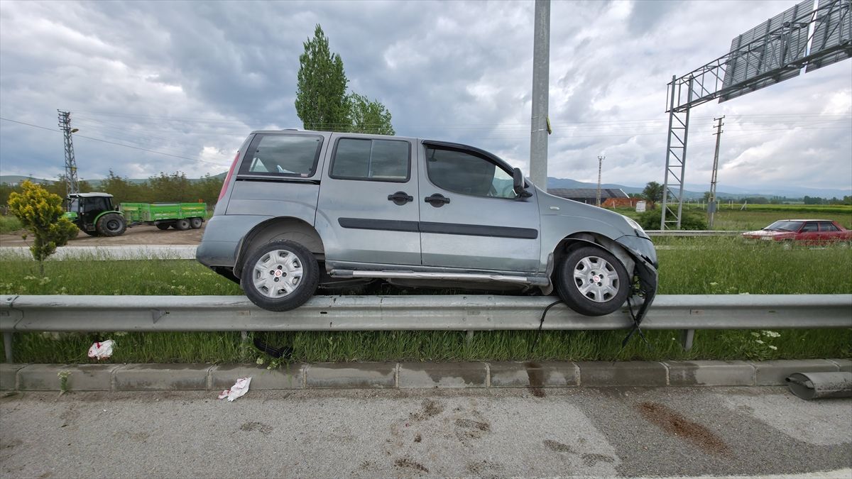 Gümüşhacıköy’de Trafik Kazası: 2 Yaralı
