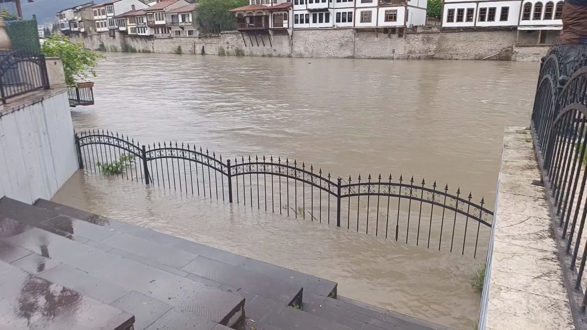 Amasya’da Sel Riskine Karşı Okullara Ara Verildi
