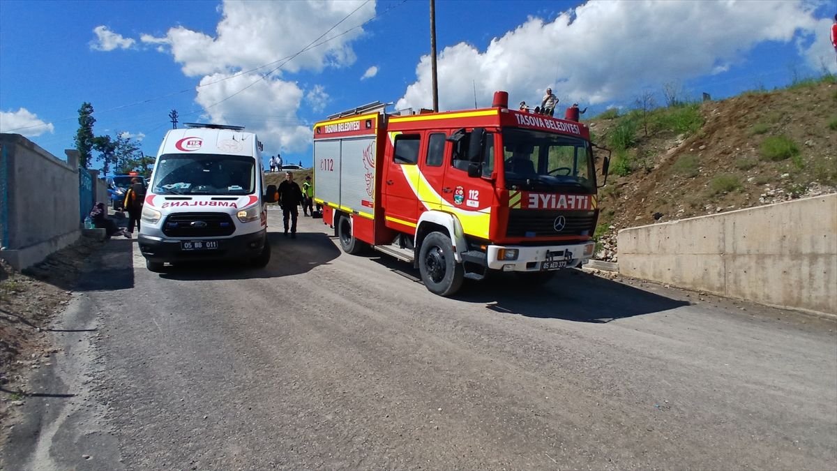 Taşova’da İki Araç Çarpıştı: 2 Yaralı