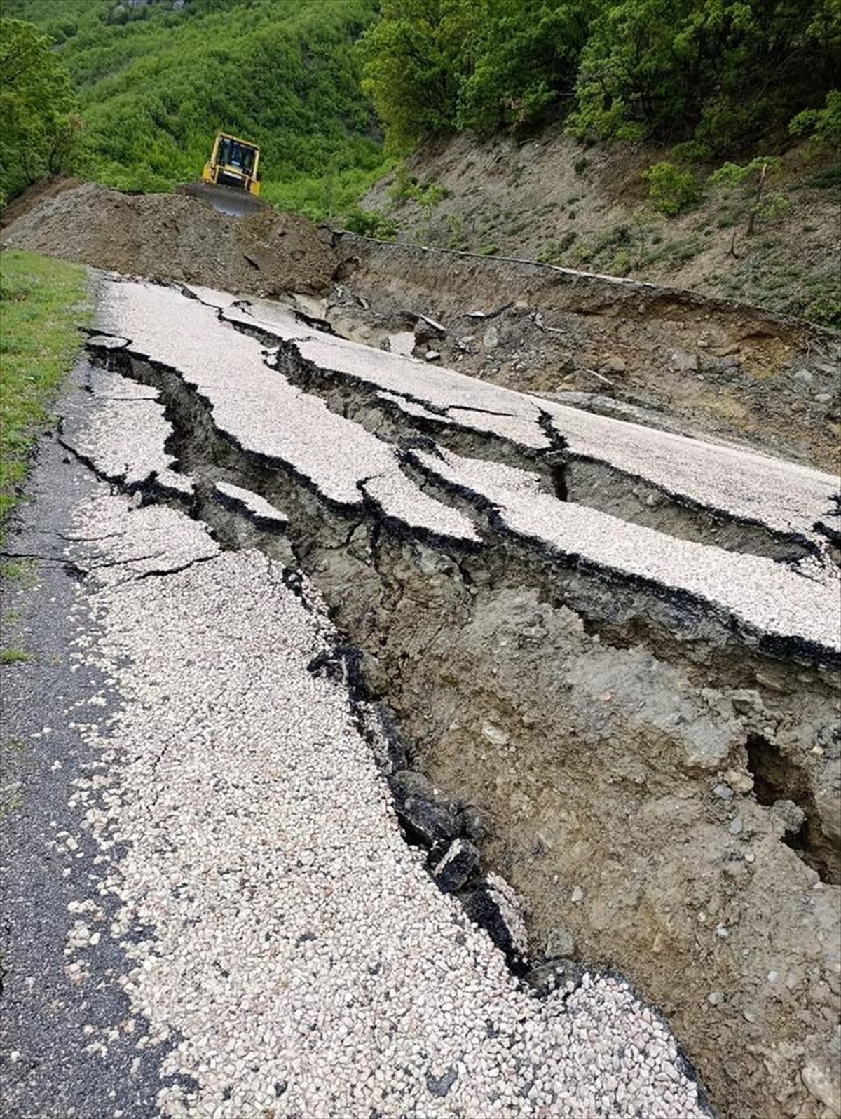Amasya’da Yol Çöktü, Çalışmalar Başladı