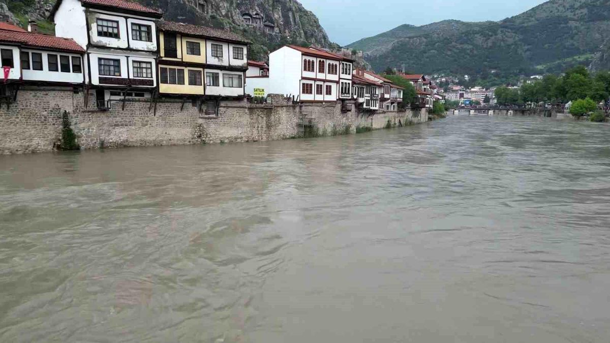Amasya’nın taşkın koruma kalkanı 2 bin yıllık surlar