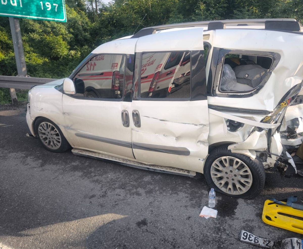 Düzce’de Trafik Kazası: 3 Yaralı