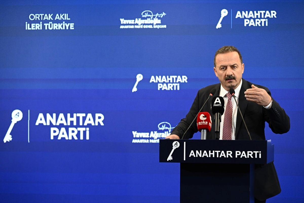 Ağıralioğlu’ndan Siyasi Değişimler ve Gençlik Vurgusu