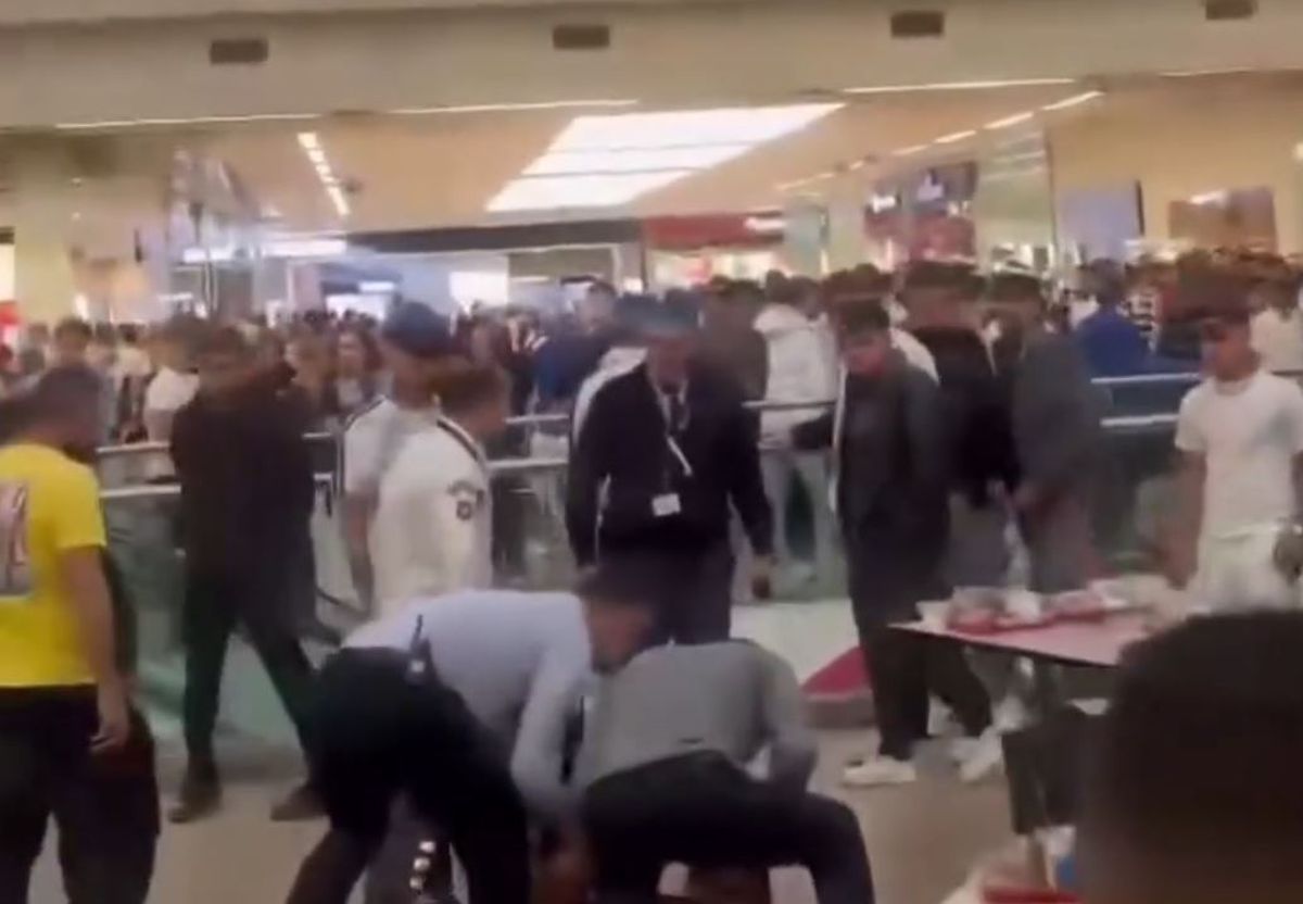 Yenimahalle’de Bıçaklı Kavga: 2 Yaralı