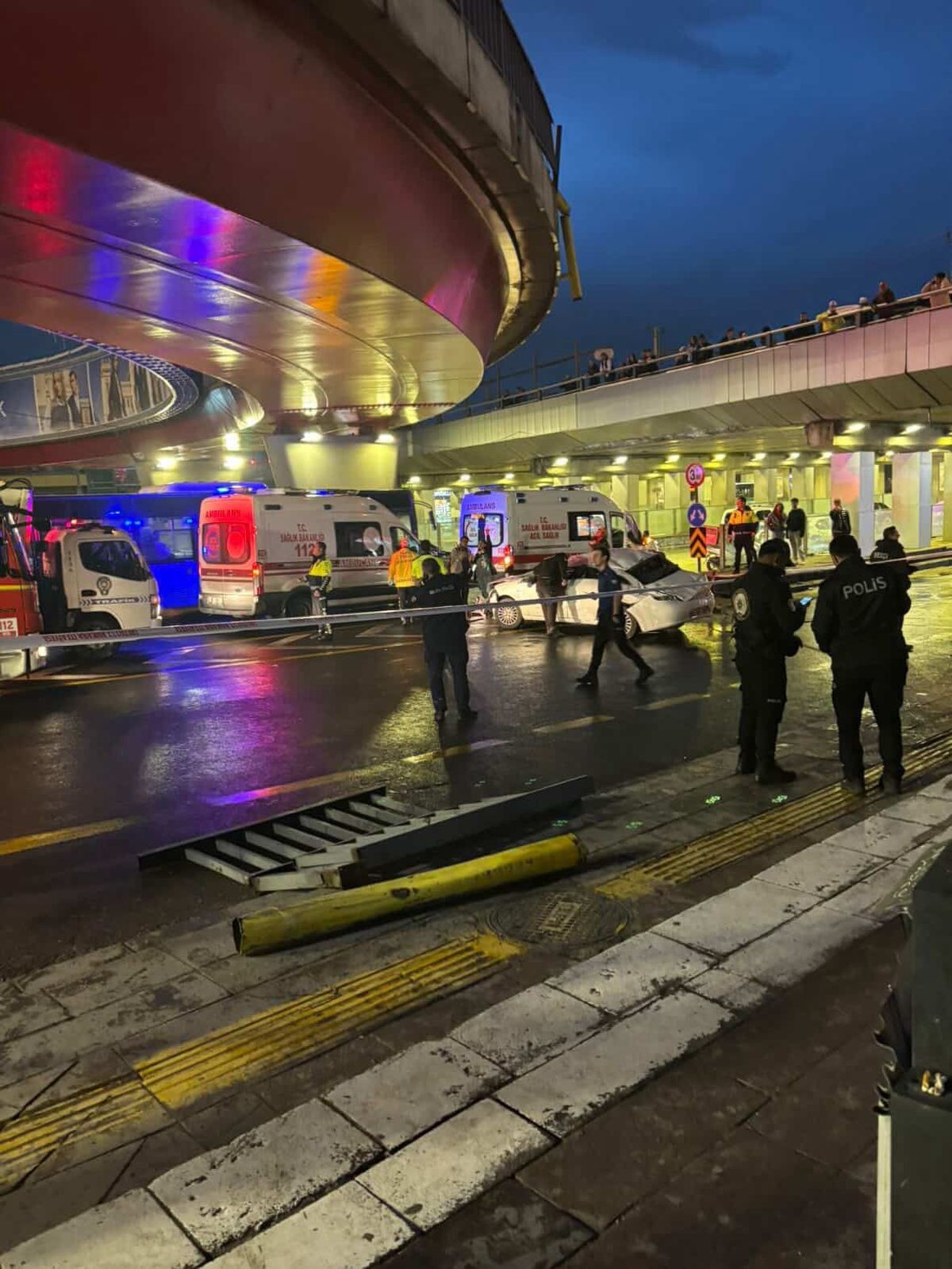 Sıhhiye Köprüsü’nde Kaza: Sürücü Yaralandı