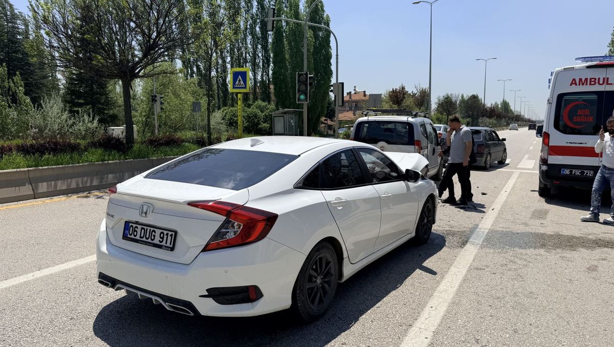 Çubuk’ta Zincirleme Kaza: 3 Yaralı