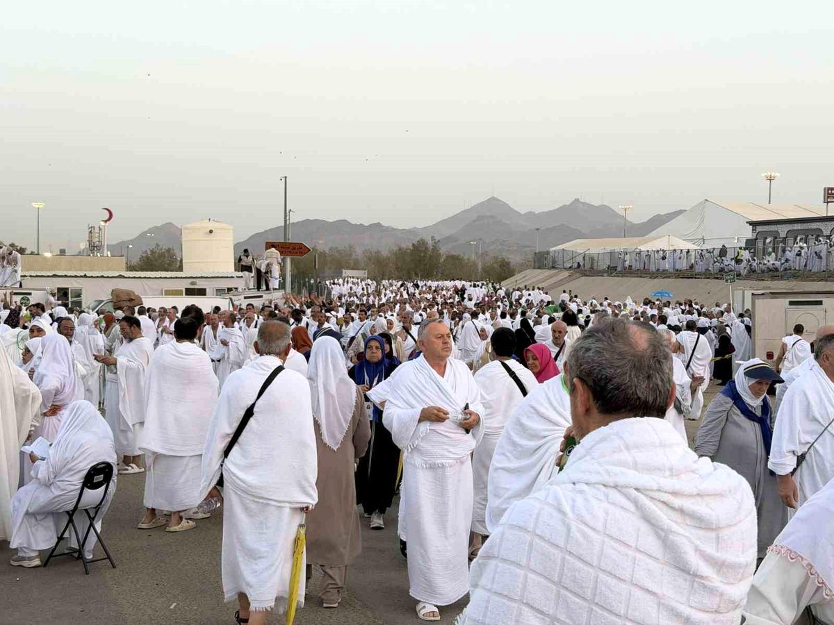 Arafat’ta Hacı Geçişleri Kontrollü Hale Getirildi