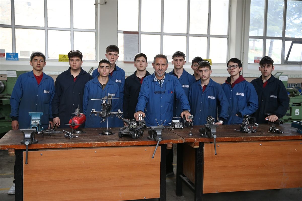 Kastamonu’da Öğrenciler Atık Metalle Sanat Yaratıyor