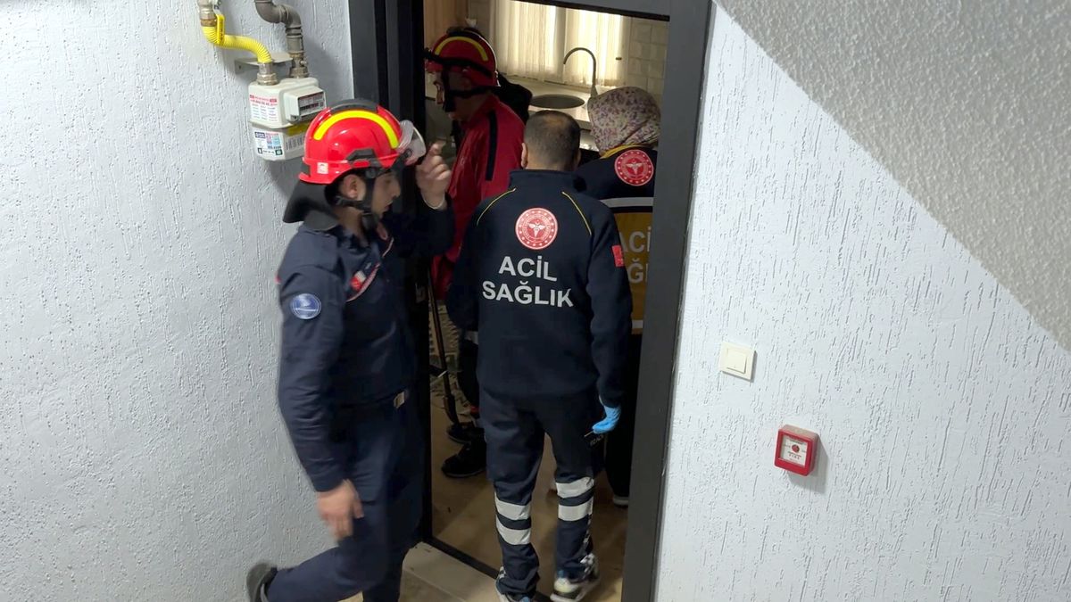 89 Yaşındaki Kadriye H. Hastaneye Kaldırıldı