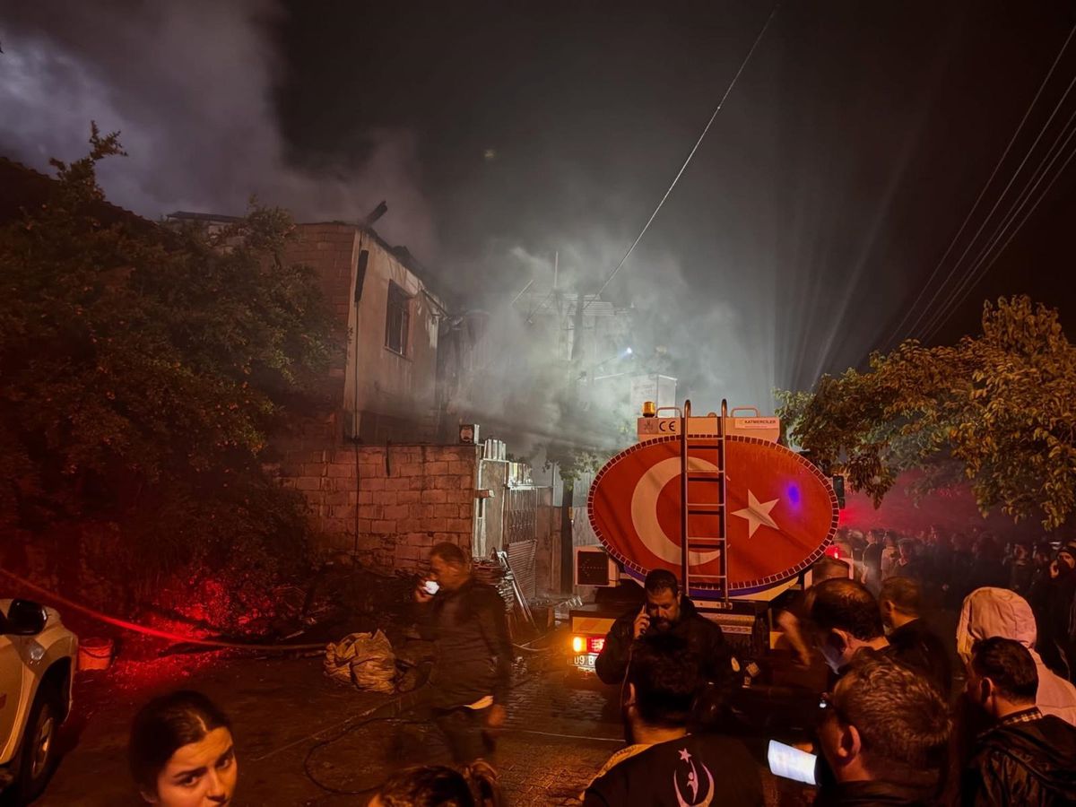 Bozdoğan’da 2 Katlı Evde Yangın