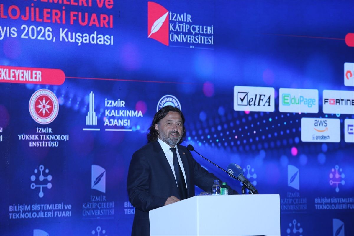 Kuşadası’nda Bilişim Fuarı Başladı