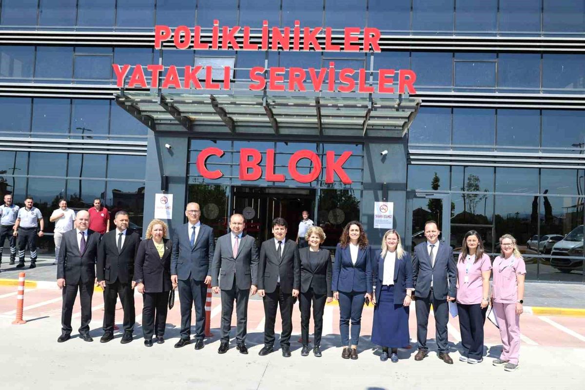Aydın Sağlık Müdürü Bayramda Hastaneyi Ziyaret Etti