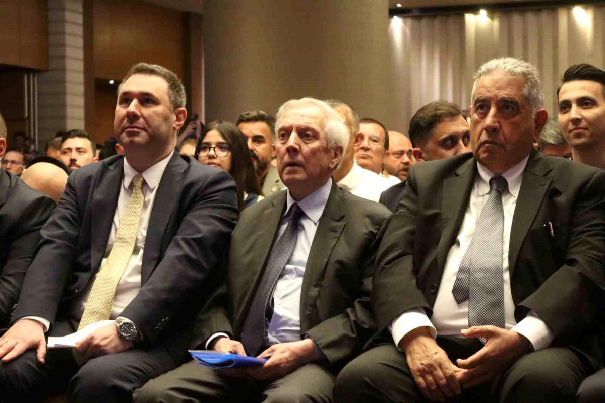 Aziz Yıldırım, İzmir’de Fenerbahçe için şampiyonluk sözü verdi