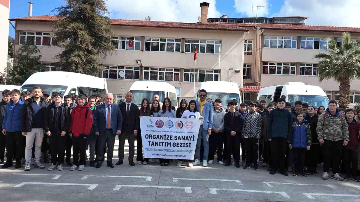 Bafra’da öğrenci ve veliler üretim alanlarını yerinde gördü