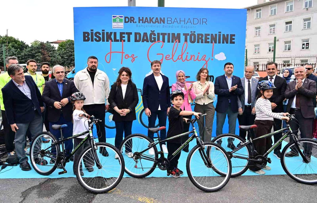 Bahçelievler’de 200 çocuğa bisiklet dağıtım töreni
