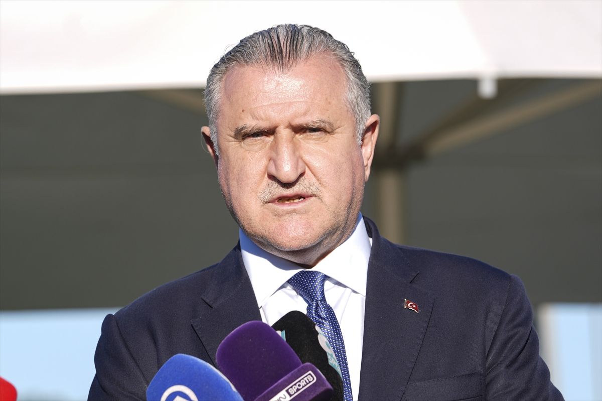 Bakan Bak’tan A Milli Takıma Ziyaret