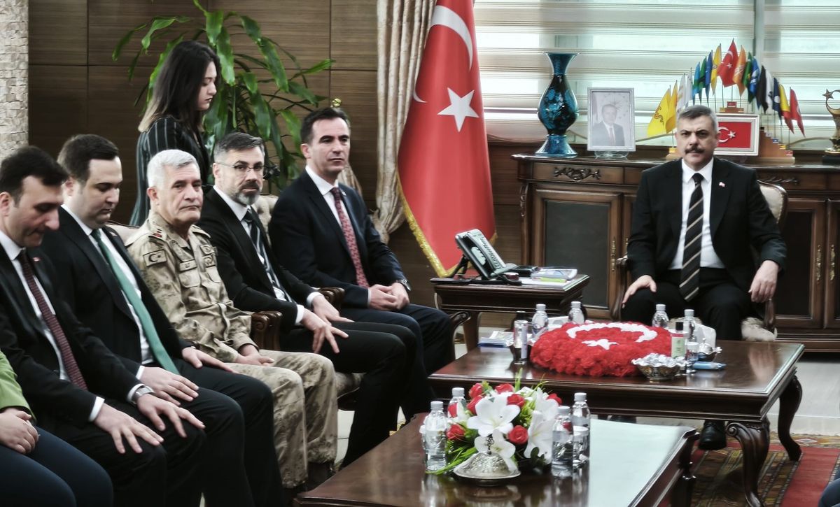 Bakan Çiftçi Bitlis’te Ziyaretlerde Bulundu