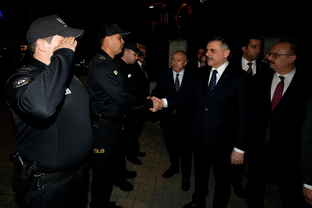 Bakan Çiftçi’den polis merkezine ziyaret