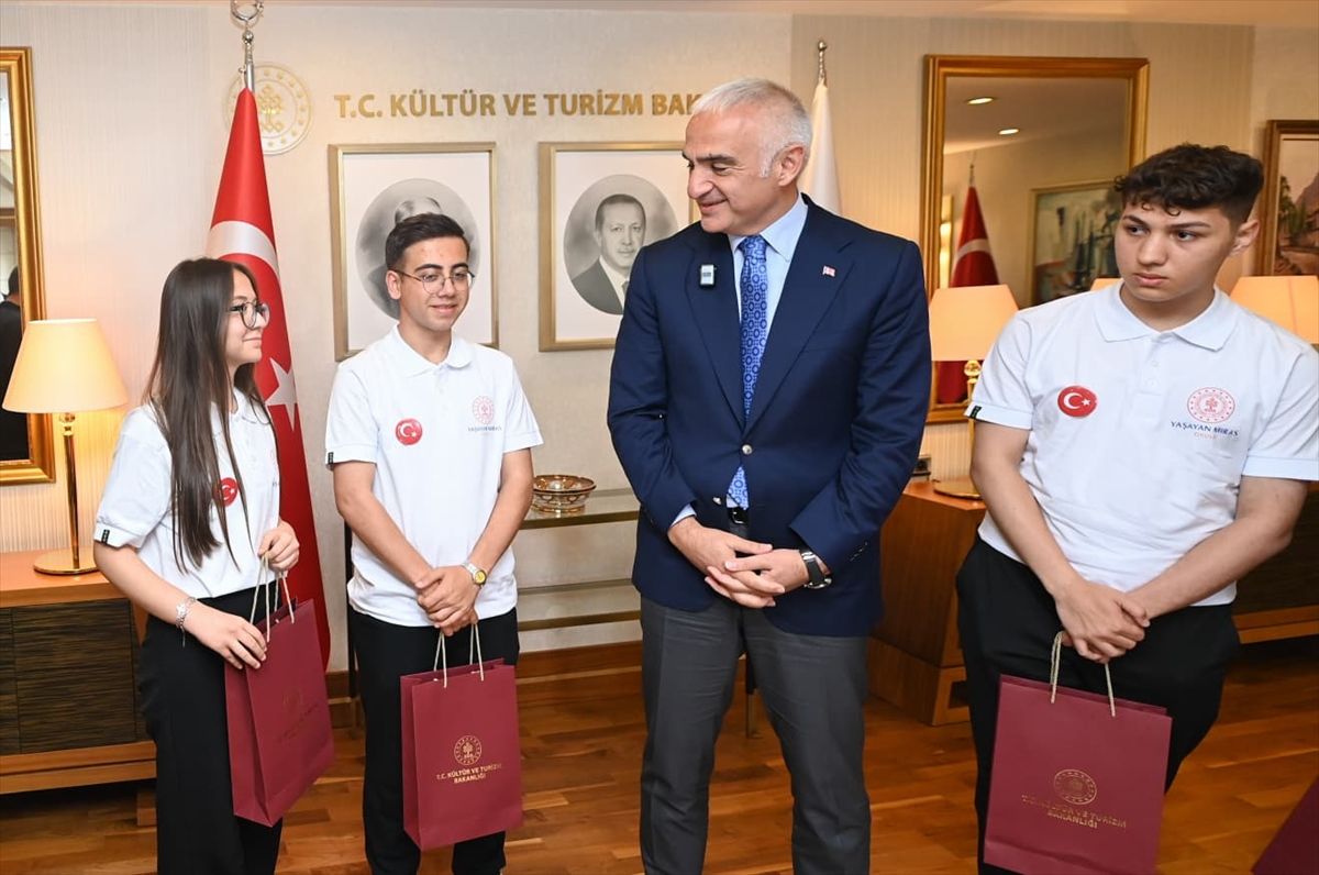 Genç Sanatçılara Destek Ziyareti