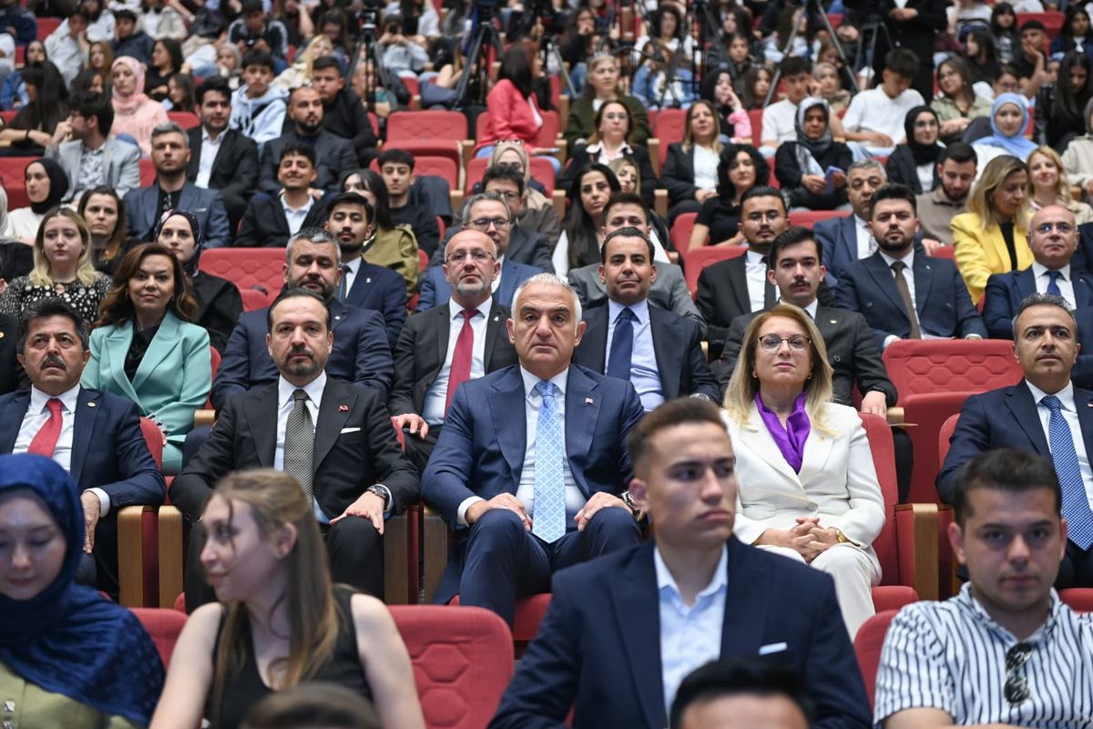 Bakan Ersoy, Türkçe’nin Önemi Üzerine Konuştu