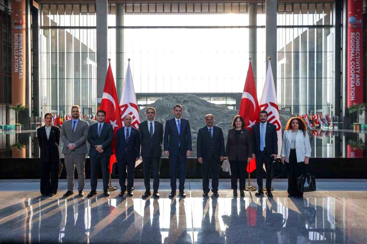 Bakan Kurum Pekin’de İklim Temasları