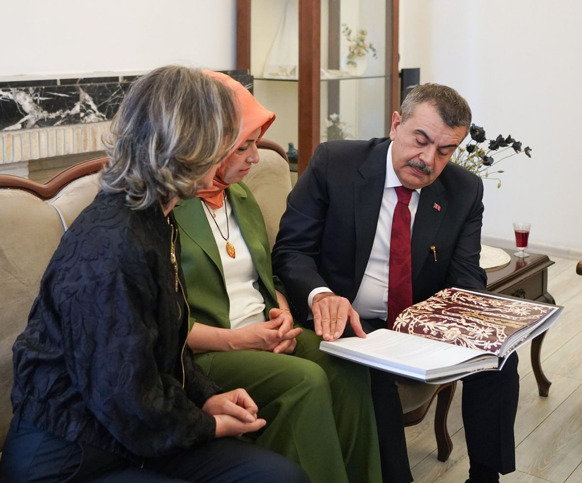 Bakan Tekin’den Bindallı Kitabı Tanıtımı